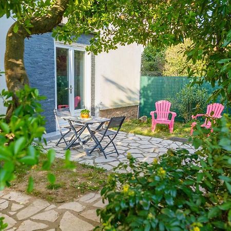 Studio Au Calme Tout Confort Proche Des Plages - Jardin Wifi Parking Fréjus Exterior foto